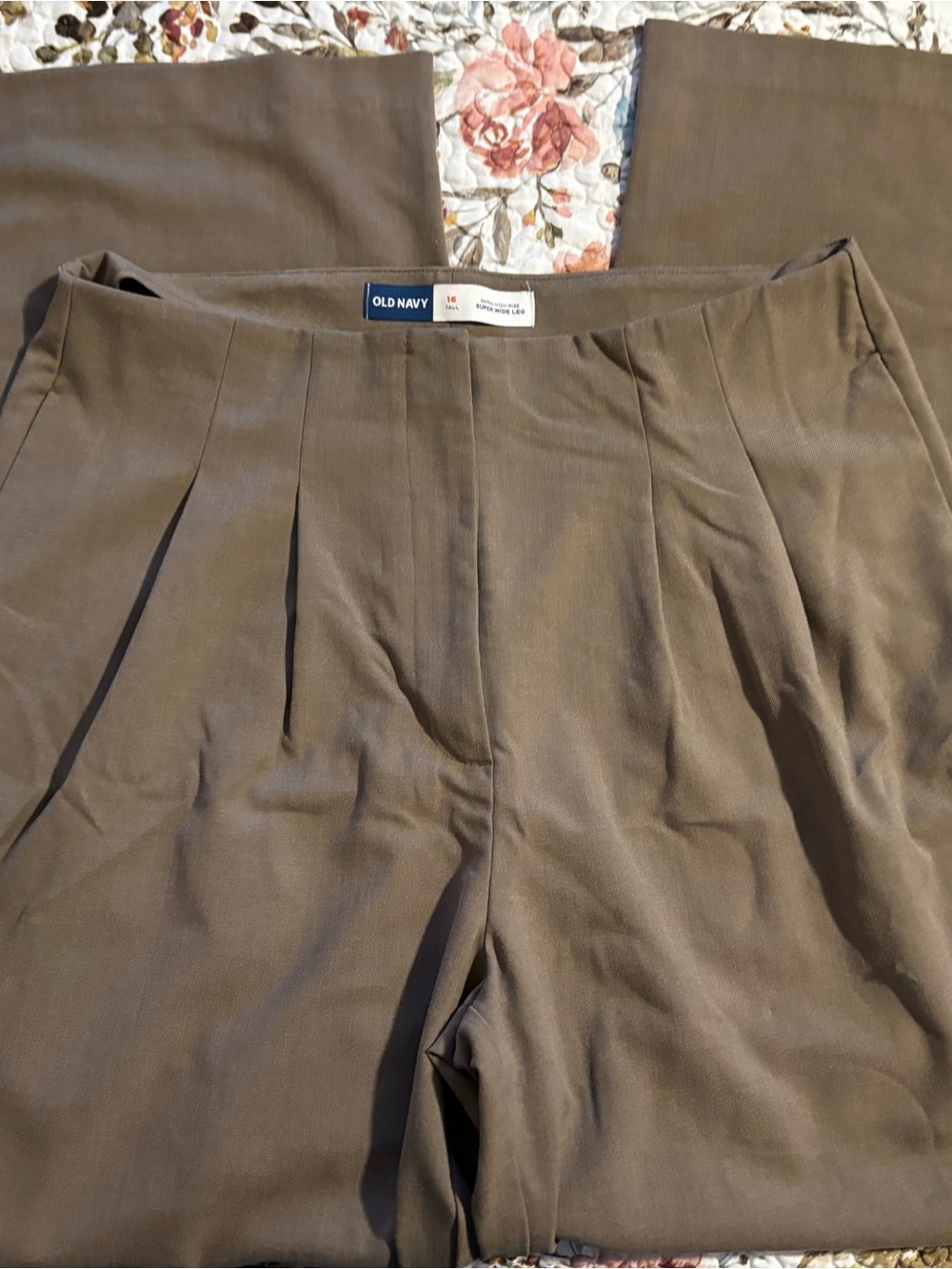 Old Navy Extra High-Rise Super Wide Leg Pants in Taupe